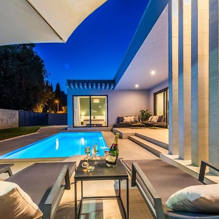 Villa Oasis - Your Luxury Home Away From Home Celopeci Exterior foto