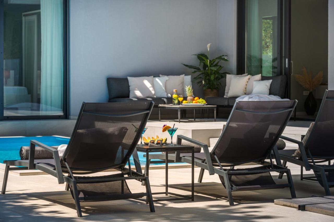 Villa Oasis - Your Luxury Home Away From Home Celopeci Exterior foto